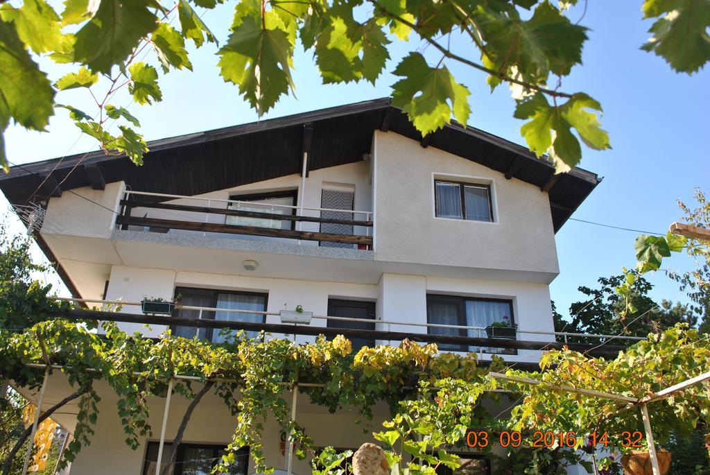 Guest House Palma 골든샌드 외부 사진